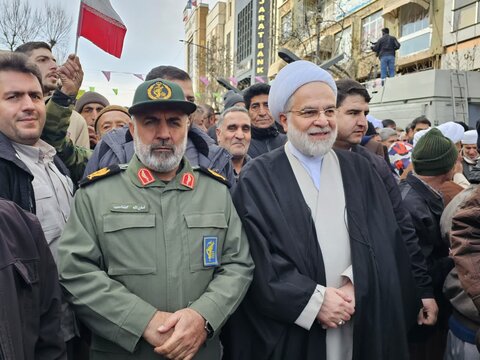 تصاویر/ حضور حماسی مردم سنندج در راهپیمایی ۲۲ بهمن
