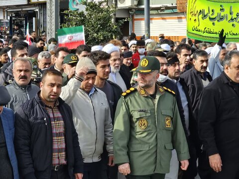 تصاویر/ حضور حماسی مردم سنندج در راهپیمایی ۲۲ بهمن