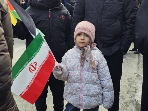 تصاویر/ حضور حماسی مردم سنندج در راهپیمایی ۲۲ بهمن