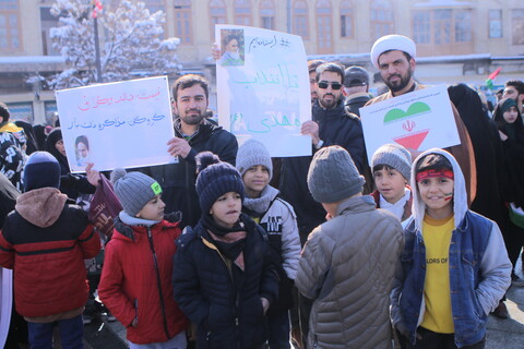 تصاویر/حضور طلاب و روحانیت در راهپیمایی روز 22 بهمن