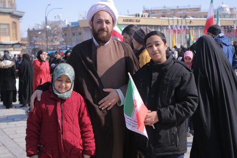 تصاویر/حضور طلاب و روحانیت در راهپیمایی روز 22 بهمن