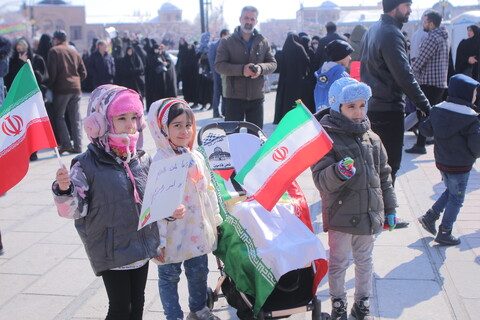 تصاویر/حضور طلاب و روحانیت در راهپیمایی روز 22 بهمن