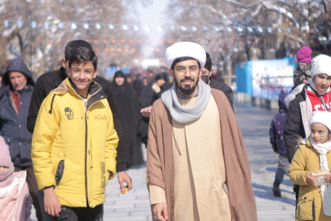 تصاویر/حضور طلاب و روحانیت در راهپیمایی روز 22 بهمن