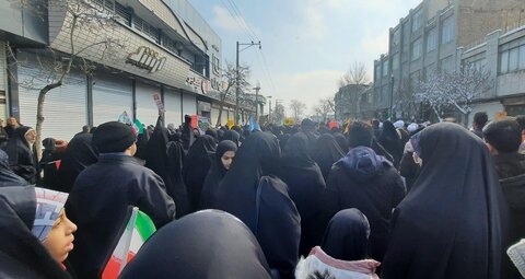 تصاویر/برگزاری مراسم پرشور راهپیمایی ۲۲ بهمن در اراک