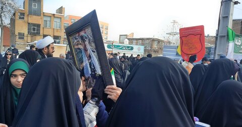 تصاویر/برگزاری مراسم پرشور راهپیمایی ۲۲ بهمن در اراک