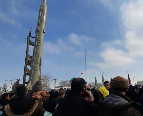 تصاویر/برگزاری مراسم پرشور راهپیمایی ۲۲ بهمن در اراک