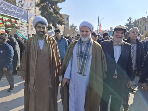 تصاویر/حضور پرشور مردم انقلابی کاشان در راهپیمایی 22 بهمن