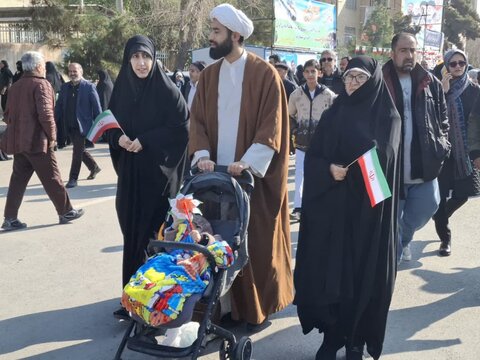 تصاویر/حضور پرشور مردم انقلابی کاشان در راهپیمایی 22 بهمن