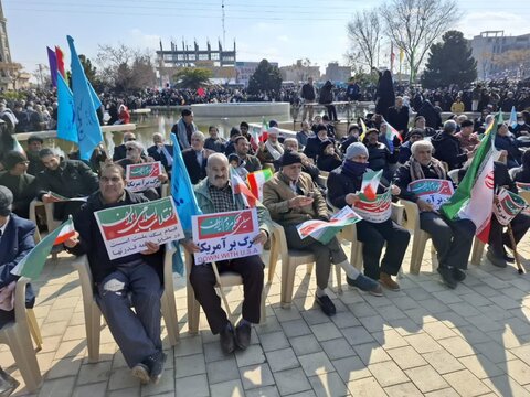تصاویر/حضور پرشور مردم انقلابی کاشان در راهپیمایی 22 بهمن