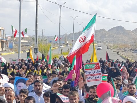 تصاویر/ حضورپرشور مردم غیور بخش سندرک درراهپیمایی۲۲بهمن