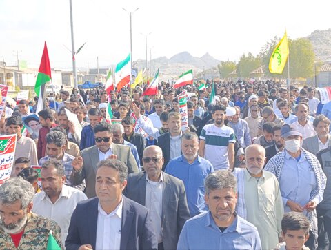 تصاویر/ حضورپرشور مردم غیور بخش سندرک درراهپیمایی۲۲بهمن