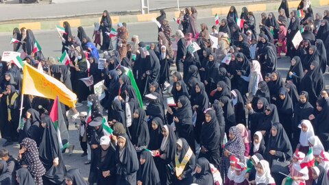 تصاویر/ حضورپرشور مردم غیور بخش سندرک درراهپیمایی۲۲بهمن