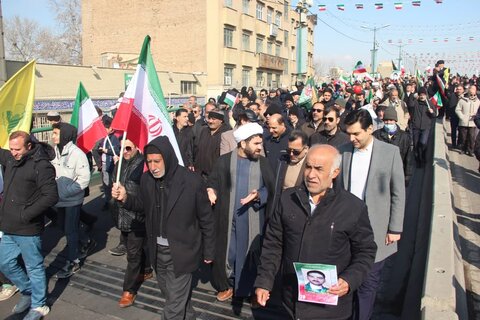 تصاویر / راهپیمایی یوم الله 22 بهمن در قزوین