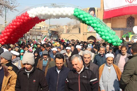 تصاویر / راهپیمایی یوم الله 22 بهمن در قزوین