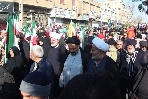 تصاویر / راهپیمایی یوم الله 22 بهمن در قزوین