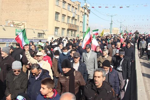 تصاویر / راهپیمایی یوم الله 22 بهمن در قزوین
