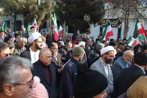 تصاویر / راهپیمایی یوم الله 22 بهمن در قزوین