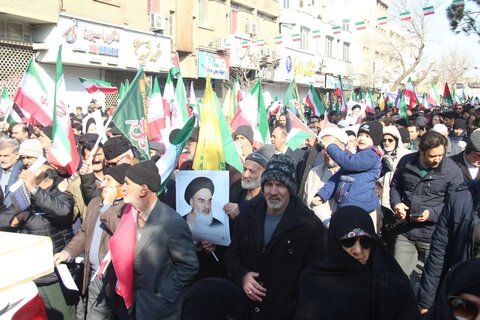 تصاویر / راهپیمایی یوم الله 22 بهمن در قزوین