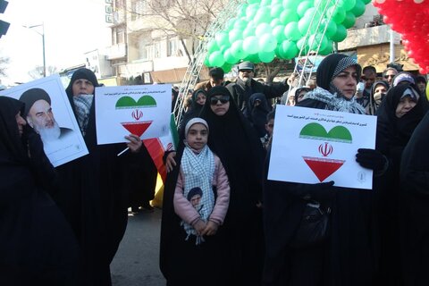 تصاویر / راهپیمایی یوم الله 22 بهمن در قزوین