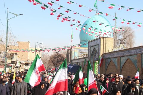 تصاویر / راهپیمایی یوم الله 22 بهمن در قزوین