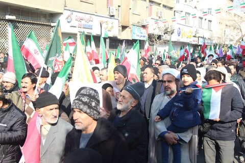 تصاویر / راهپیمایی یوم الله 22 بهمن در قزوین