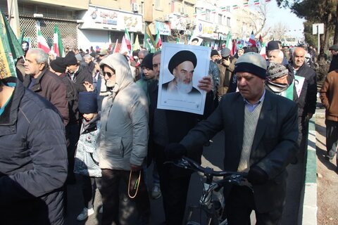 تصاویر / راهپیمایی یوم الله 22 بهمن در قزوین