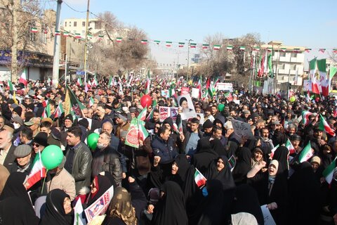 تصاویر / راهپیمایی یوم الله 22 بهمن در قزوین