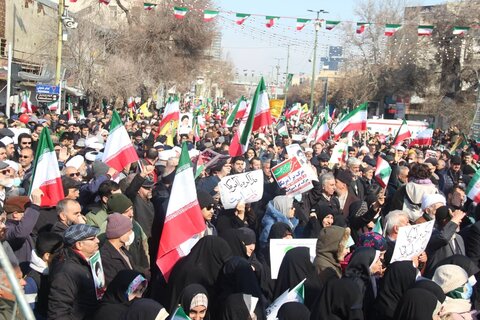 تصاویر / راهپیمایی یوم الله 22 بهمن در قزوین