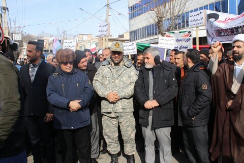 تصاویر/ حضور پرشور مردم سردشت در راهپیمایی روز 22 بهمن