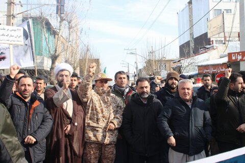 تصاویر/ حضور پرشور مردم سردشت در راهپیمایی روز 22 بهمن