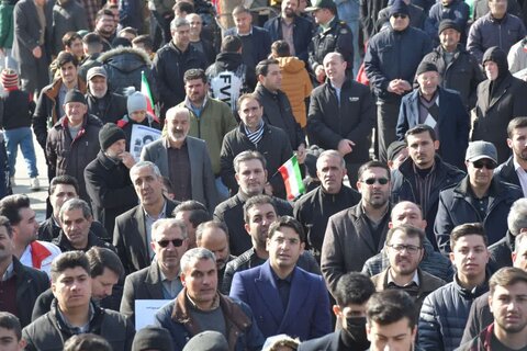 تصاویر/ حضور پرشور اقشار مختلف مردم شهرستان شوط در راهپیمایی ۲۲ بهمن ماه