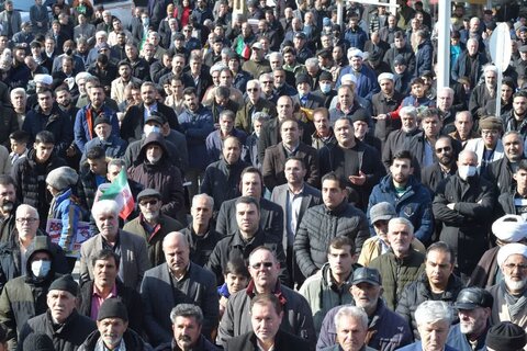 تصاویر/ حضور پرشور اقشار مختلف مردم شهرستان شوط در راهپیمایی ۲۲ بهمن ماه