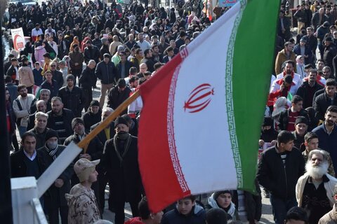 تصاویر/ حضور پرشور اقشار مختلف مردم شهرستان شوط در راهپیمایی ۲۲ بهمن ماه