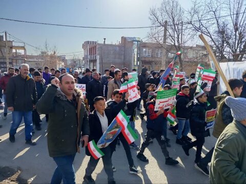 تصاویر/ حضور پرشور اقشار مختلف مردم شهرستان شوط در راهپیمایی ۲۲ بهمن ماه