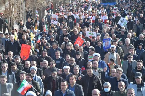 تصاویر/ حضور پرشور اقشار مختلف مردم شهرستان شوط در راهپیمایی ۲۲ بهمن ماه
