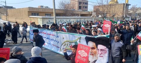 تصاویر/ حضور مردم شهر محمدیار در راهپیمایی روز یوم الله 22 بهمن