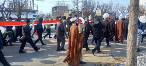 تصاویر/ حضور مردم شهر محمدیار در راهپیمایی روز یوم الله 22 بهمن