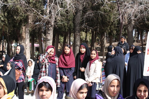 حضور کودکان و نوجوانان در راهپیمایی شهر جوپار