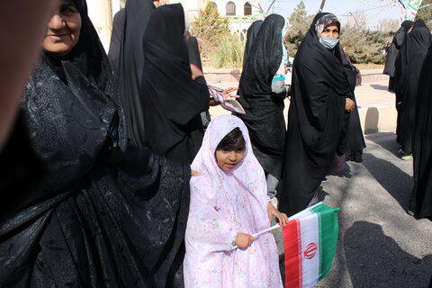 حضور کودکان و نوجوانان در راهپیمایی شهر جوپار