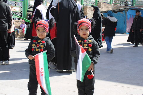 حضور کودکان و نوجوانان در راهپیمایی شهر جوپار