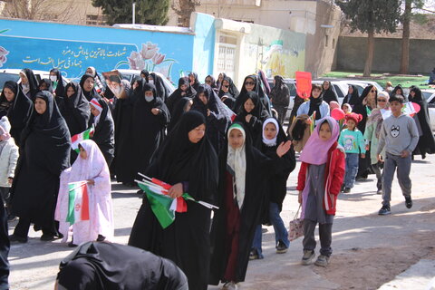 حضور کودکان و نوجوانان در راهپیمایی شهر جوپار