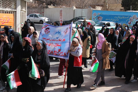 حضور کودکان و نوجوانان در راهپیمایی شهر جوپار