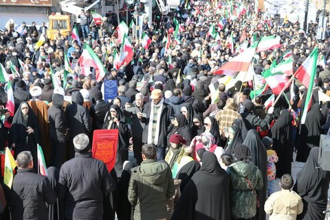 تصاویر/ راهپیمایی مردم زنجان در ۲۲ بهمن