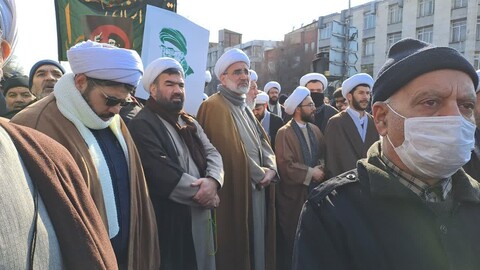 تصاویر/ راهپیمایی طلاب و روحانیون تبریزی  در ۲۲ بهمن