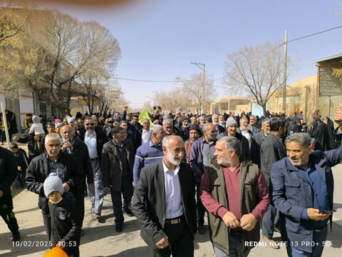 تصاویر راهپیمایی ۲۲ بهمن در شهر محی آباد