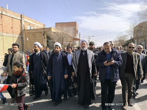 تصاویر راهپیمایی ۲۲ بهمن در شهر محی آباد