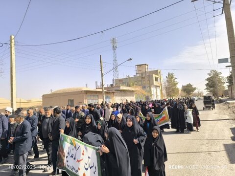 تصاویر راهپیمایی ۲۲ بهمن در شهر محی آباد