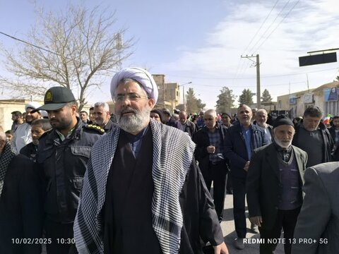 تصاویر راهپیمایی ۲۲ بهمن در شهر محی آباد