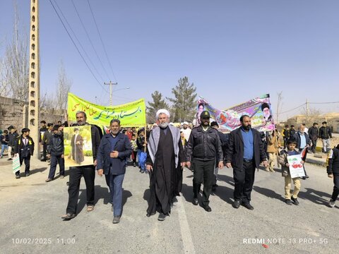 تصاویر راهپیمایی ۲۲ بهمن در شهر محی آباد