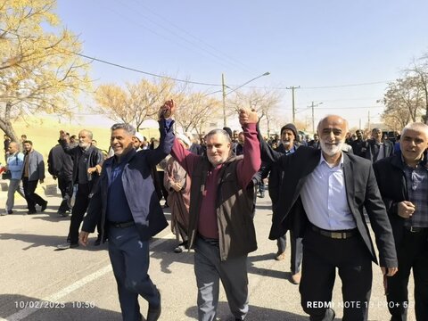 تصاویر راهپیمایی ۲۲ بهمن در شهر محی آباد